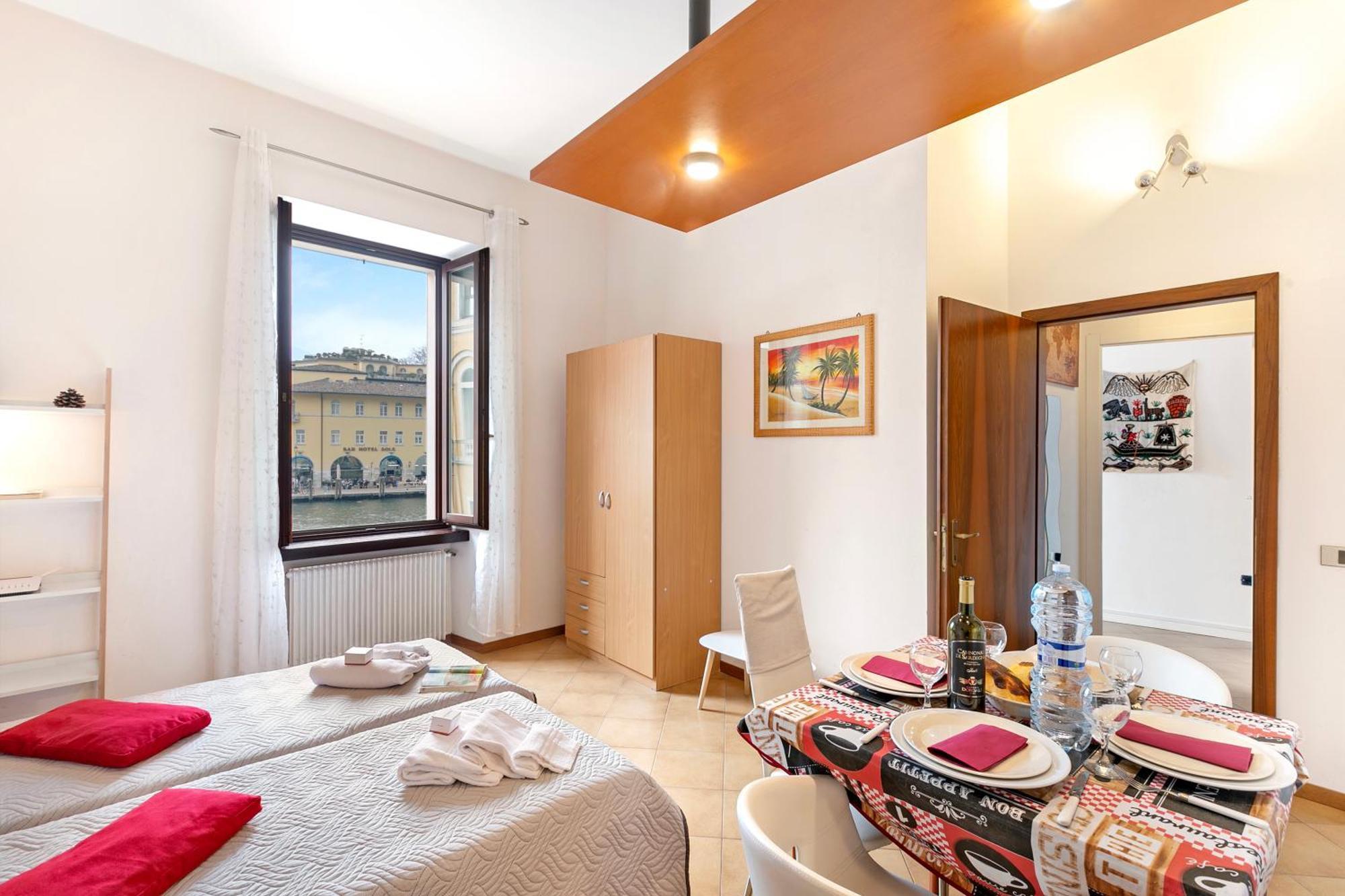Lake View Historical Center Apartment - Happy Rentals Riva del Garda Exterior foto