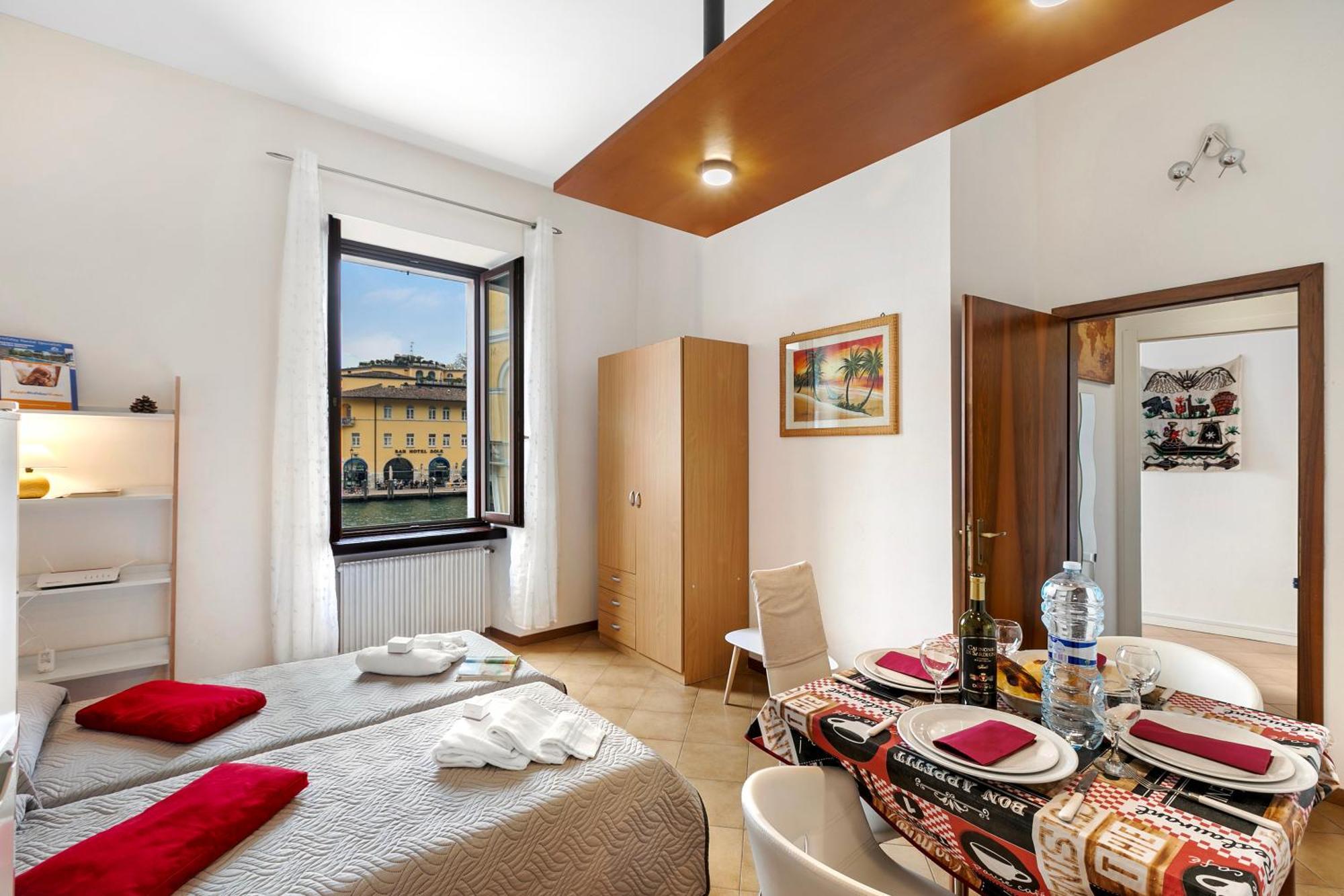 Lake View Historical Center Apartment - Happy Rentals Riva del Garda Exterior foto